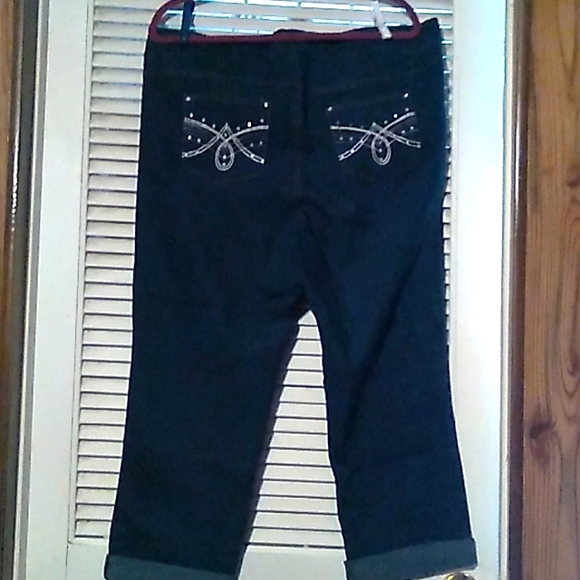 None Denim - Pull on denim clam digger or crop length pants with embellishment. SIZE 1X